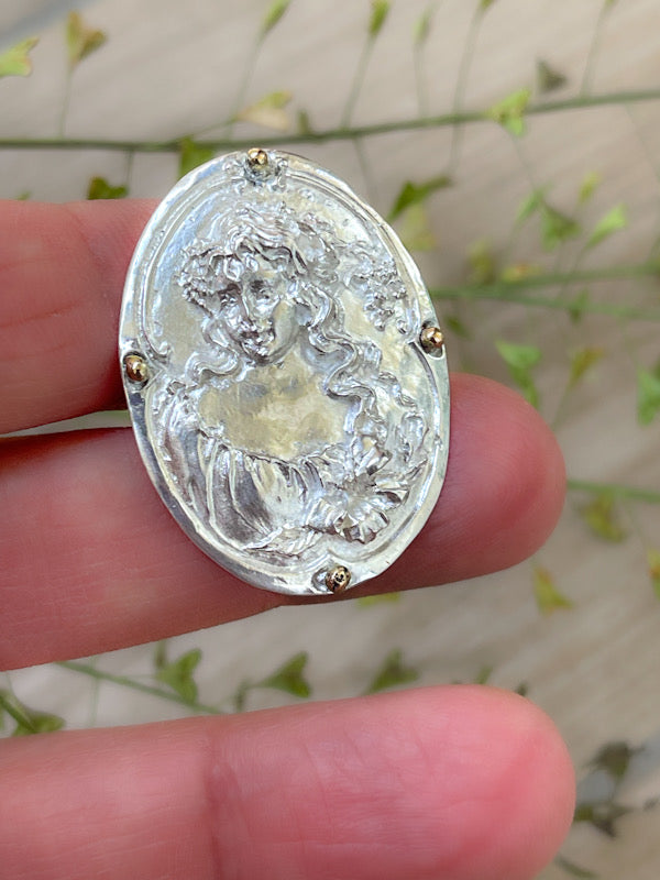Anello Cammeo personalizzabile, su misura in oro ecologico e Argentium Silver
