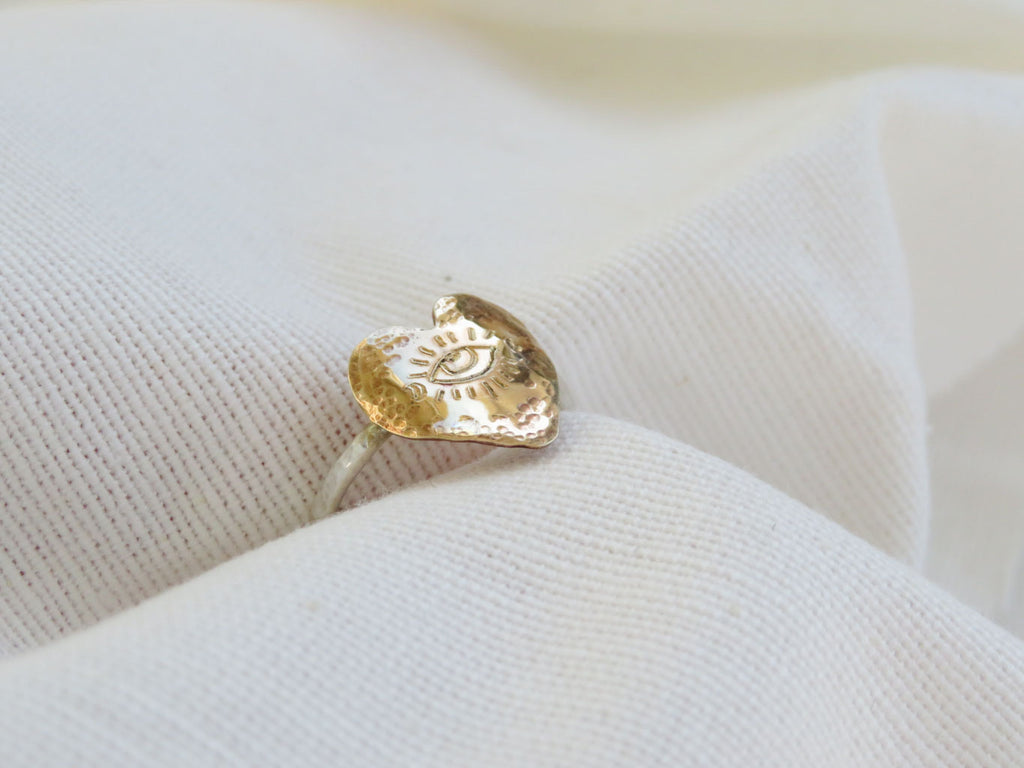 Anello cuore Occhio di Allah su misura in oro Ecologico Fairmined e Argentium Silver