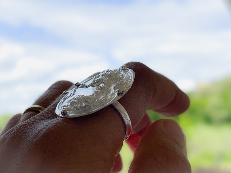 Anello Cammeo personalizzabile, su misura in oro ecologico e Argentium Silver