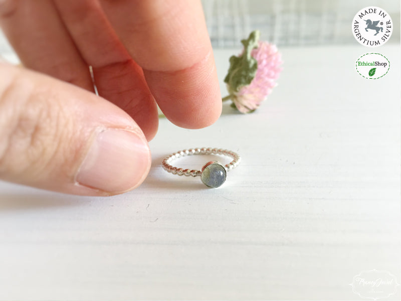 Anello con labradorite, anello in Argento, anello in Argentium, anello fatto a mano, anello su misura