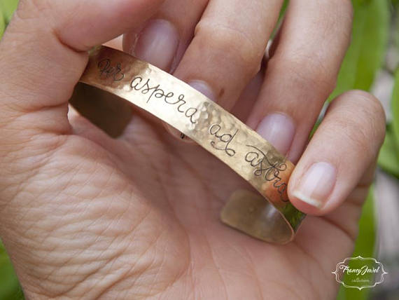 Per Aspera ad Astra, bracciale inciso a mano, personalizzato, fatto a mano, made in Italy, pezzo unico, regali per lei, regali per lui