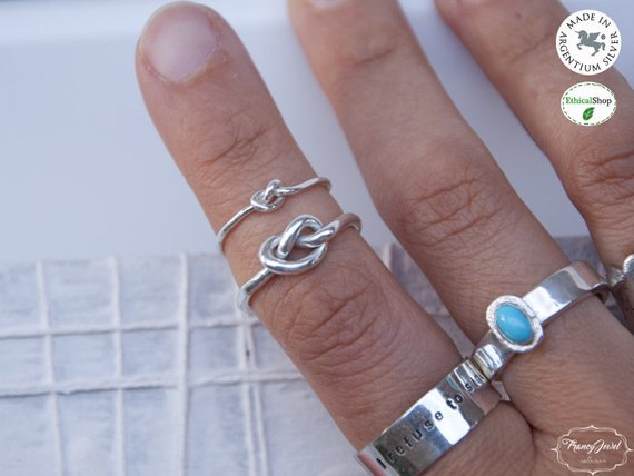 Anello nodo, anello infinito, anello abbraccio, anello su misura, gioielli personalizzati, gioielli etici, Argentium, gioielli unisex