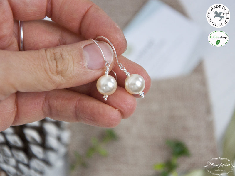 Orecchini di perle, Perle di Sole, perle crema, orecchini in Argentium, perle sostenibili, cruelty free