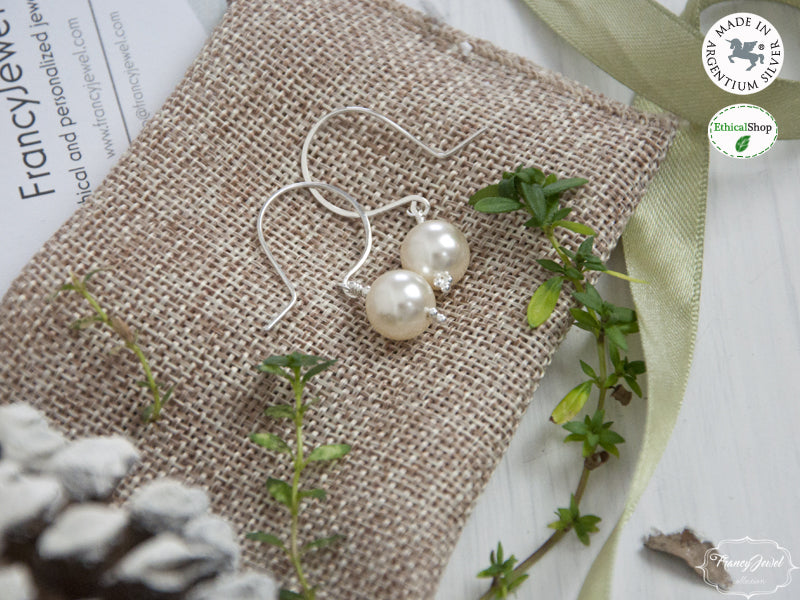 Orecchini di perle, Perle di Sole, perle crema, orecchini in Argentium, perle sostenibili, cruelty free